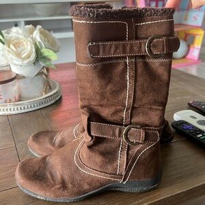 Winter boots /brown color
